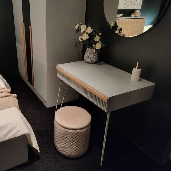 Стол-консоль + 4 опоры Джуна 